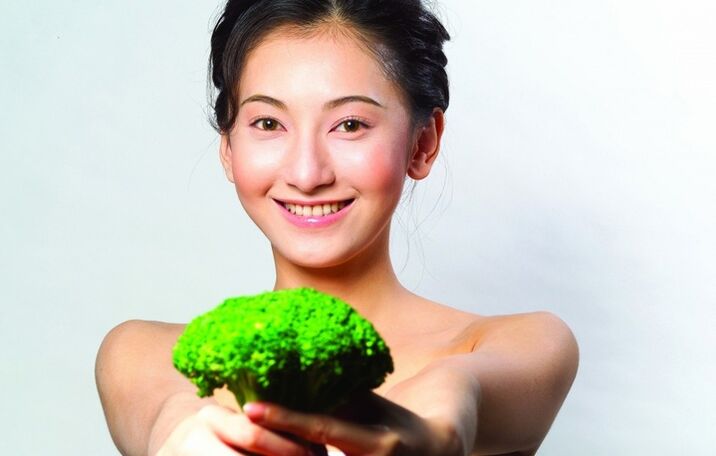 Las chicas japonesas se distinguen por una figura delgada debido a la dieta. 