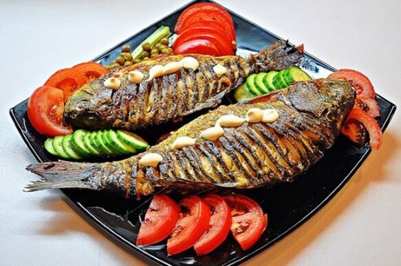 Siguiendo la dieta japonesa, puedes cocinar pescado al horno con verduras